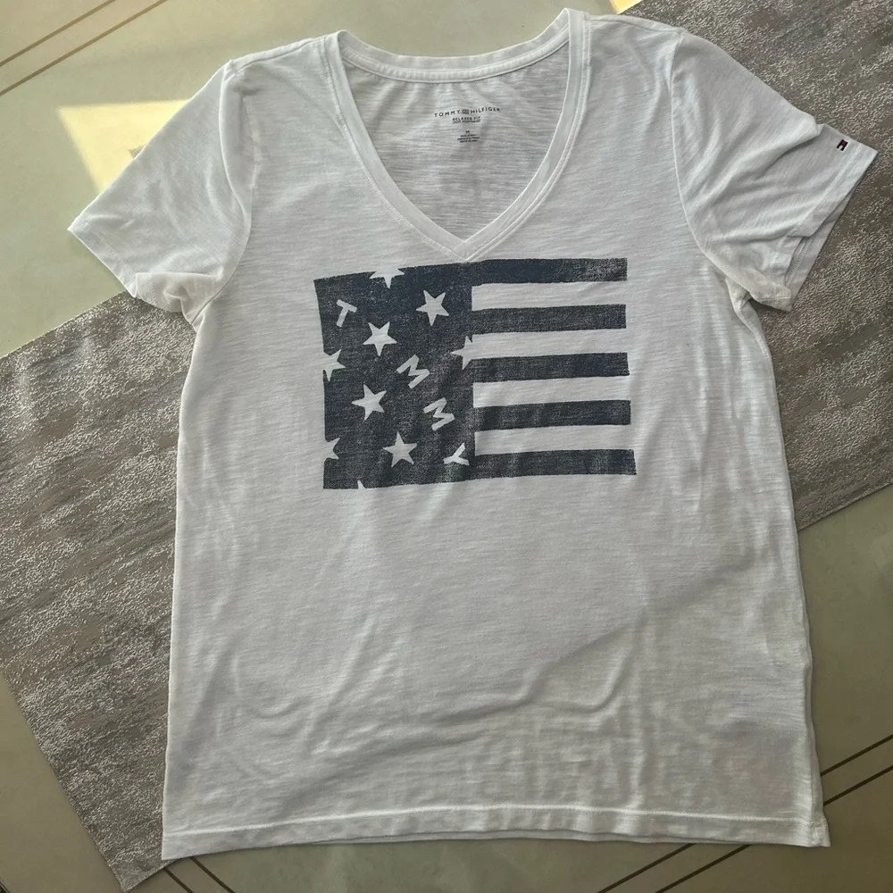 Tommy Hilfiger Women’s Tshirt - Picture 6 of 16